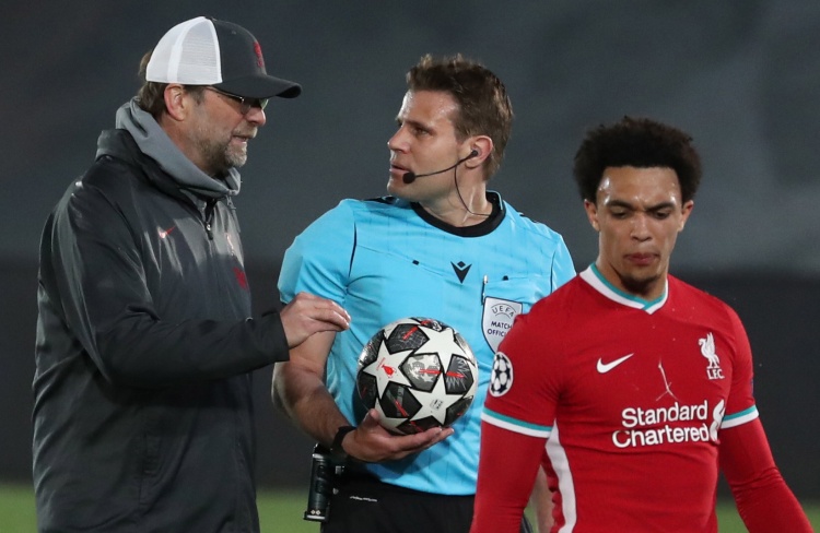 2025 年 MLB 全球推广赛：圣路易斯红雀对阵芝加哥小熊在巴黎举行